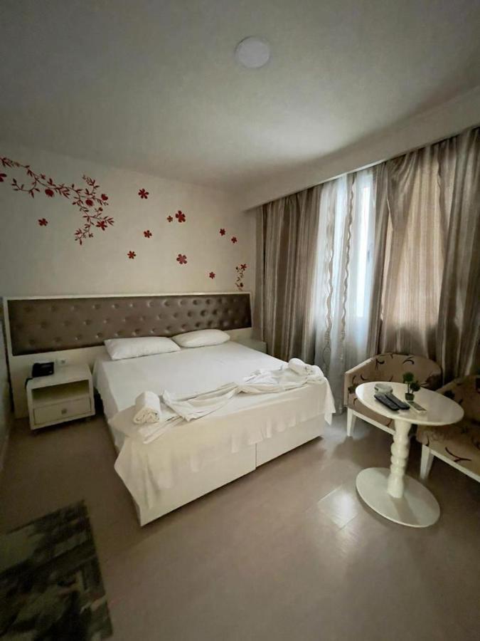 Select City Center Hotel Tirana Kültér fotó